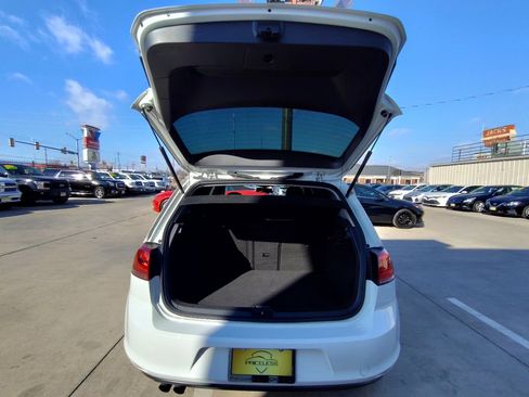 Used 2016 Volkswagen Golf SE image 50