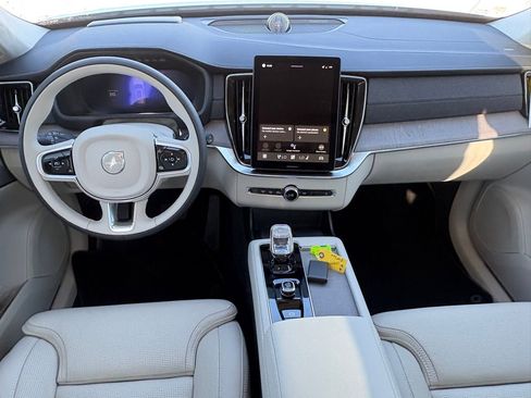 New 2026 Volvo XC90 B6 Ultra w/ Lounge Package AWD/4WD image 8