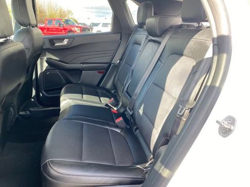 Used 2022 Ford Escape SEL w/ Technology Package FWD image 17