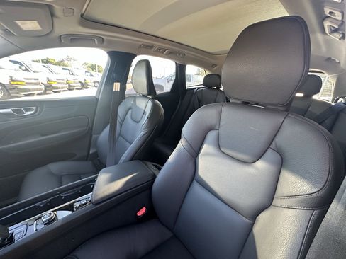 Certified 2025 Volvo XC60 B5 Plus image 29