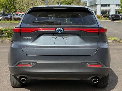 Used 2023 Toyota Venza LE