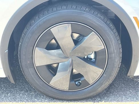 New 2026 Toyota Prius Plug-In Hybrid image 9