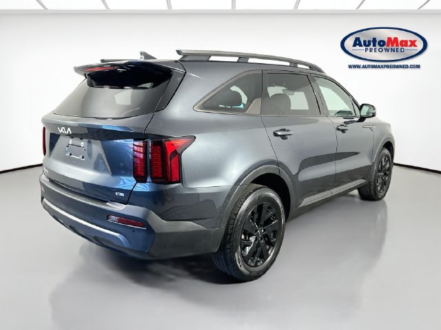 Used 2023 Kia Sorento S w/ Panoramic Sunroof Package AWD/4WD image 2