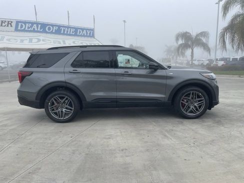 New 2026 Ford Explorer ST-Line w/ ST-Line Street Pack image 6