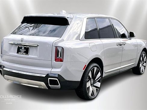 Used 2026 Rolls-Royce Cullinan image 12
