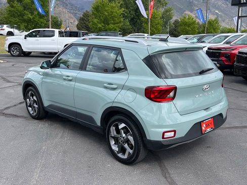 Used 2025 Hyundai Venue SEL FWD image 12