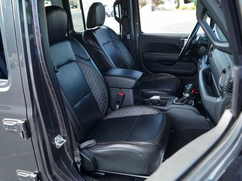 Used 2021 Jeep Wrangler Unlimited Sahara AWD/4WD image 14