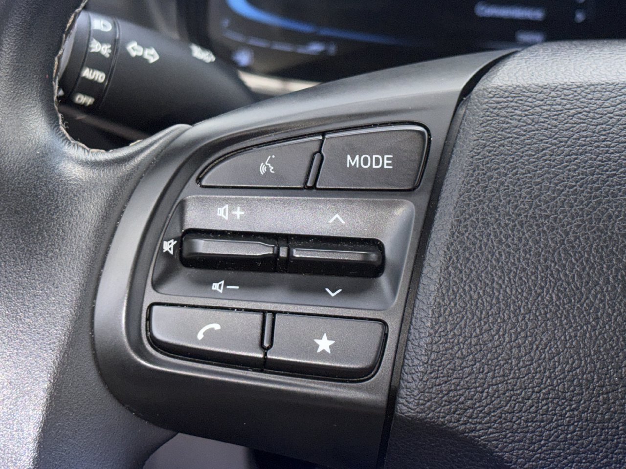 Used 2026 Hyundai Venue SEL FWD image 13
