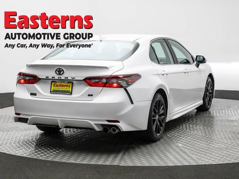 Used 2024 Toyota Camry SE w/ Cold Weather Package image 5