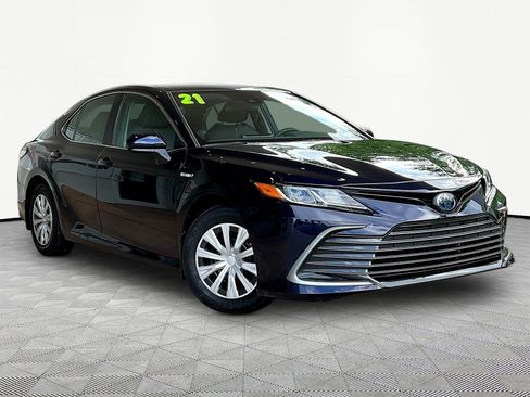 Used 2021 Toyota Camry LE FWD image 3