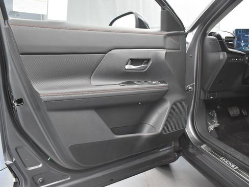 New 2026 Nissan Kicks SR w/ Illumination Package image 28