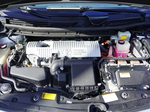 Used 2015 Toyota Prius Two FWD image 19