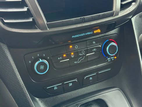 Used 2022 Ford Transit Connect XLT image 36