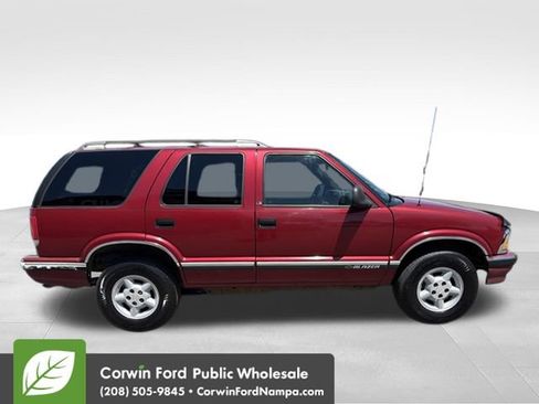 Used 1997 Chevrolet Blazer LS w/ Preferred Equipment Group AWD/4WD image 4