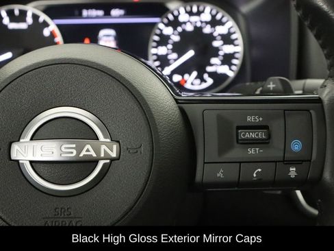 Used 2023 Nissan Rogue SV w/ SV Premium B Package image 10