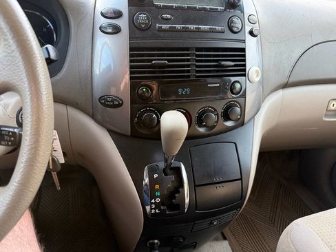 Used 2006 Toyota Sienna CE image 8