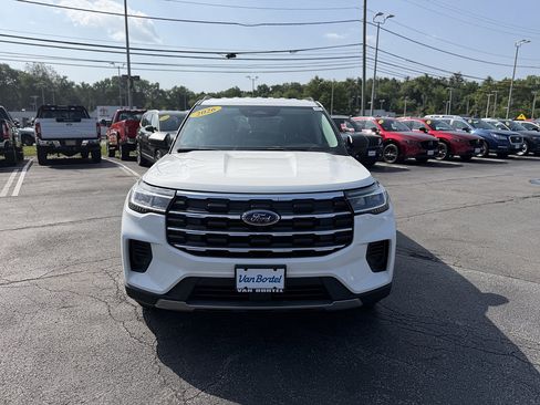 Used 2026 Ford Explorer Active AWD/4WD image 10