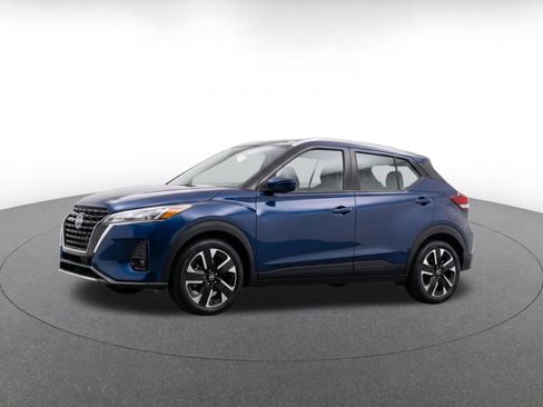 Used 2026 Nissan Kicks SV w/ Cold Weather Package AWD/4WD image 3