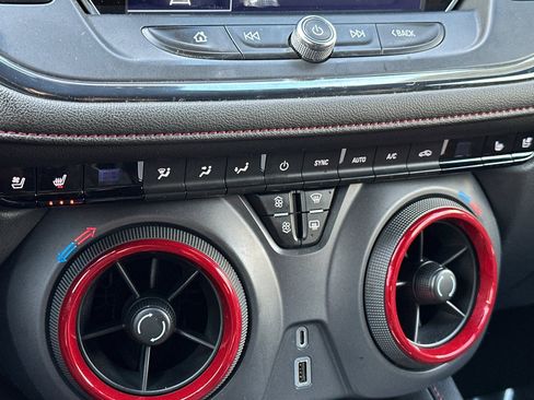 Used 2021 Chevrolet Blazer RS w/ Enhanced Convenience Package image 26