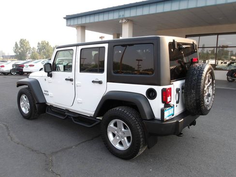 Used 2011 Jeep Wrangler Unlimited Sport AWD/4WD image 3
