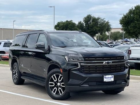 Used 2021 Chevrolet Suburban RST w/ Luxury Package AWD/4WD image 2