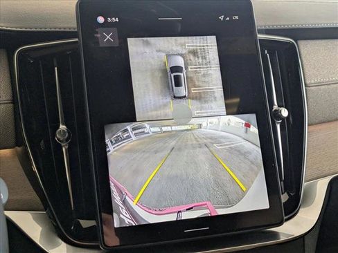 New 2026 Volvo XC90 B6 Plus w/ Protection Package image 12