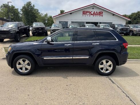 Used 2013 Jeep Grand Cherokee Limited w/ Luxury Group II AWD/4WD image 2