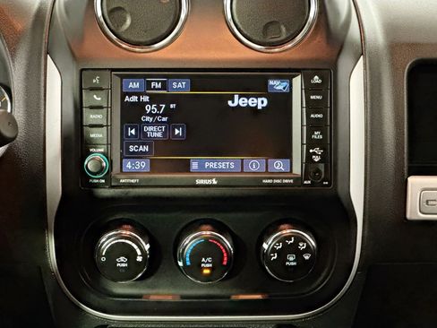 Used 2016 Jeep Compass High Altitude AWD/4WD image 25