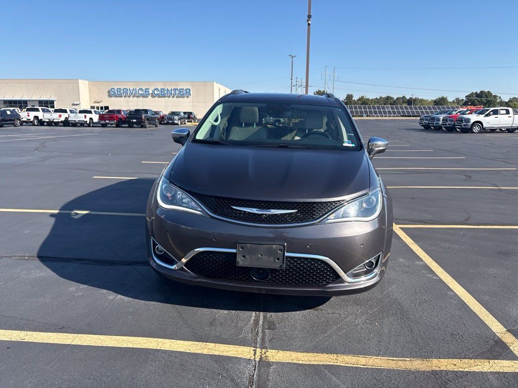 Used 2020 Chrysler Pacifica Limited w/ Advanced Safetytec Group FWD image 7