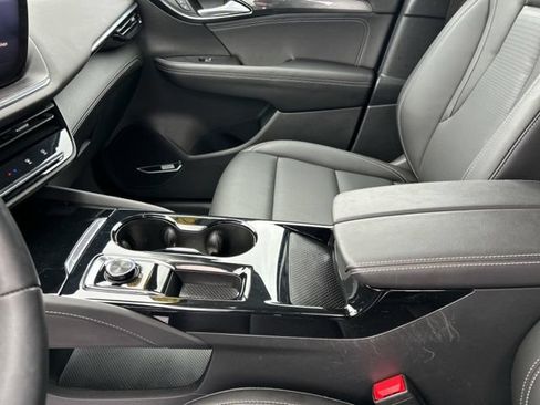 Certified 2025 Buick Envision Preferred AWD/4WD image 34