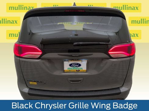 Used 2020 Chrysler Pacifica Touring w/ S Appearance Package FWD image 29
