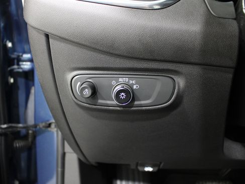 Used 2024 Chevrolet Equinox LS FWD image 9