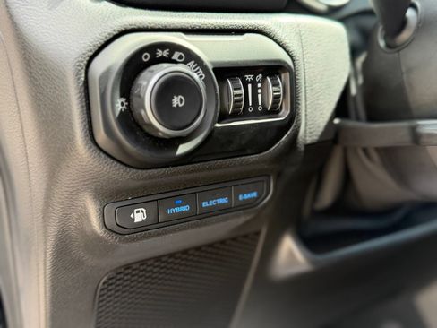 Used 2021 Jeep Wrangler Unlimited Sahara w/ Cold Weather Group AWD/4WD image 34