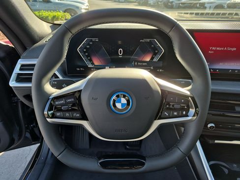 New 2026 BMW i4 eDrive40 w/ Parking Assistance Package RWD image 18