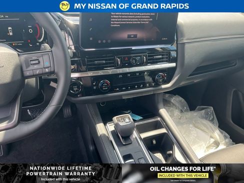 New 2026 Nissan Pathfinder Platinum AWD/4WD image 20