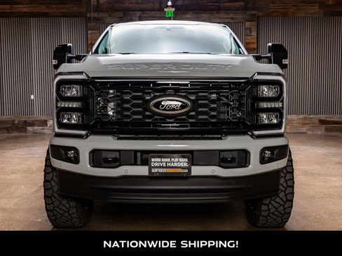 Used 2026 Ford F250 Lariat w/ Black Appearance Package image 4