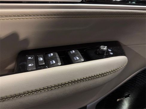 Used 2022 Jeep Wagoneer Series III w/ Premium Group I image 13