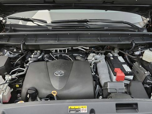 Certified 2022 Toyota Highlander XLE image 27