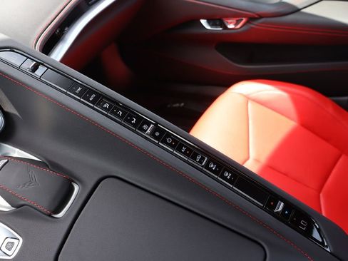 Used 2025 Chevrolet Corvette Stingray Convertible w/ 1LT RWD image 13