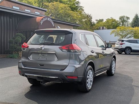 Used 2017 Nissan Rogue S image 4