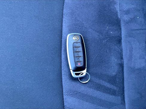 Used 2025 Nissan Sentra SR w/ Midnight Edition FWD image 34