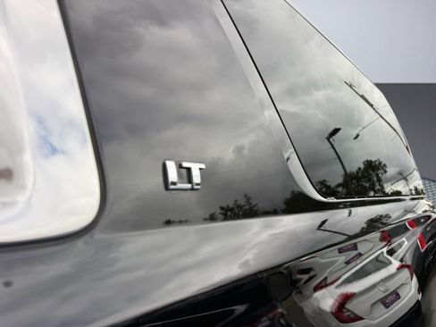 Used 2019 Chevrolet Suburban LT AWD/4WD image 14