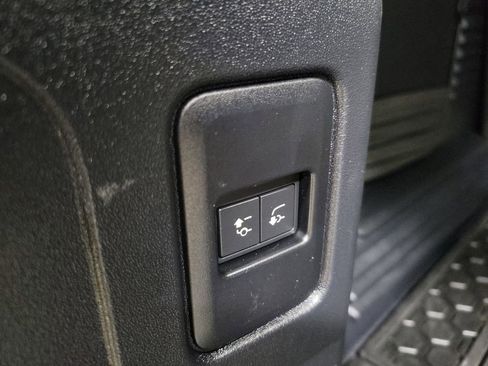 Used 2024 Land Rover Defender 110 S image 29