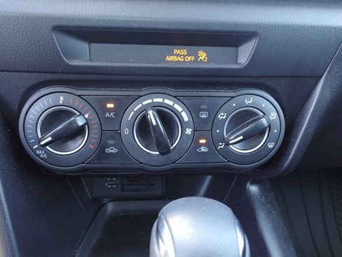 Used 2018 MAZDA MAZDA3 Sport w/ Preferred Equipment Package FWD image 22