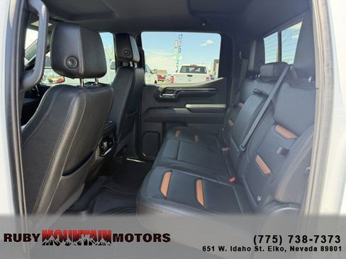Used 2023 GMC Sierra 1500 AT4 w/ Technology Package AWD/4WD image 19