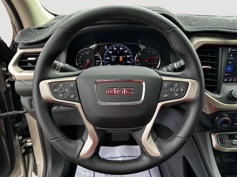 Used 2023 GMC Acadia Denali w/ Denali Ultimate Package FWD image 10