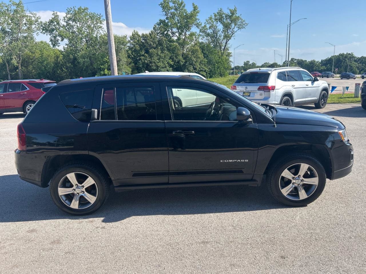 Used 2017 Jeep Compass High Altitude FWD image 4