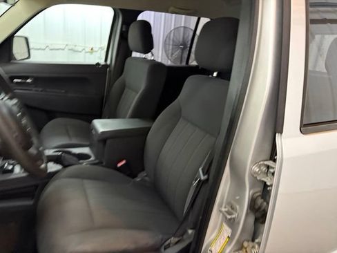 Used 2011 Jeep Liberty Sport AWD/4WD image 27