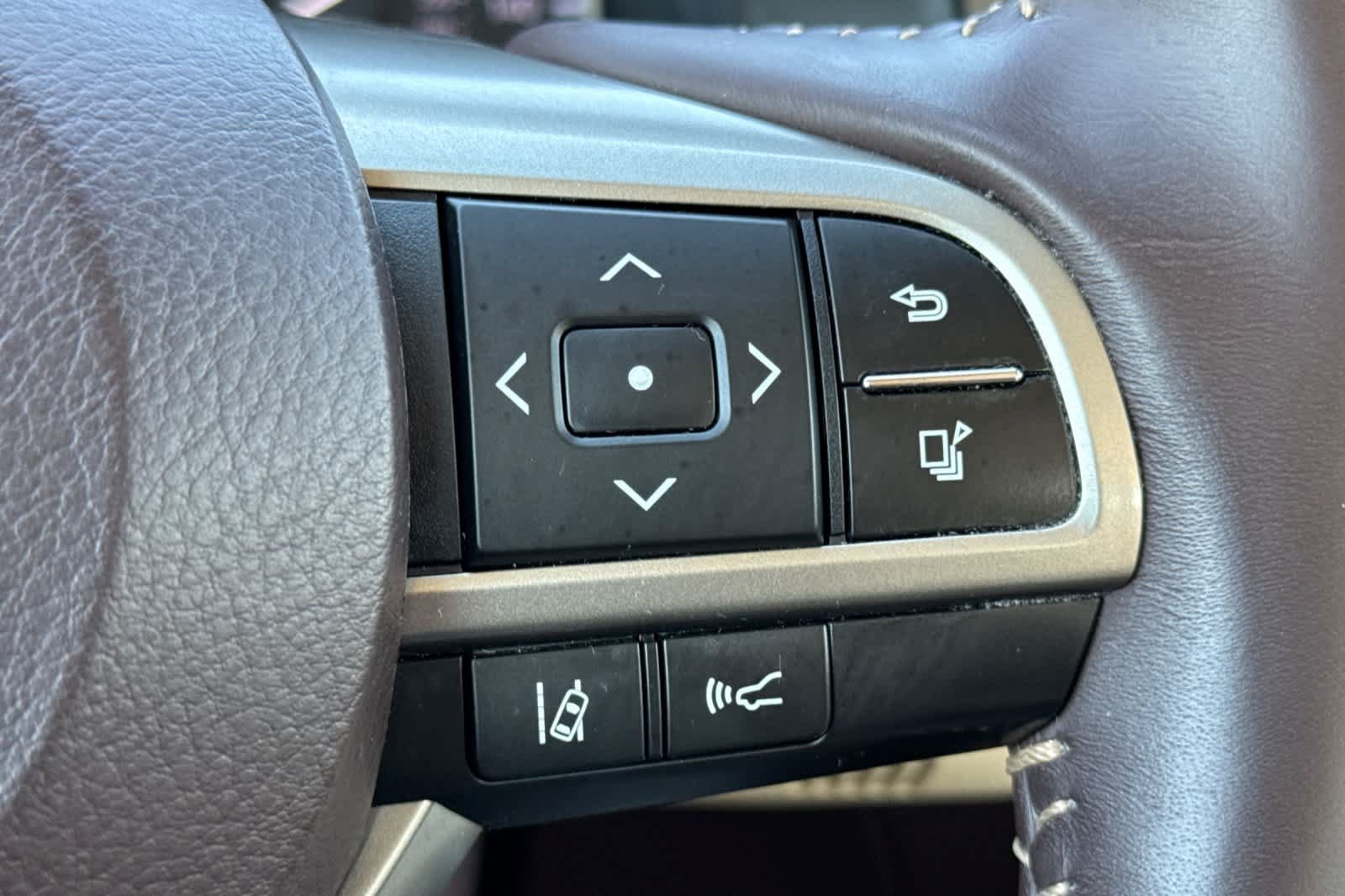 Used 2016 Lexus ES 350 w/ Luxury Package w/Wood Trim FWD image 19