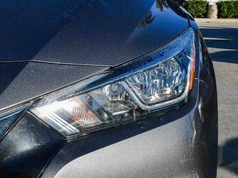 Used 2020 Nissan Versa S image 10